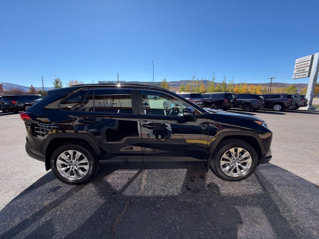 2019 Toyota RAV4 XLE Premium - Photo 8