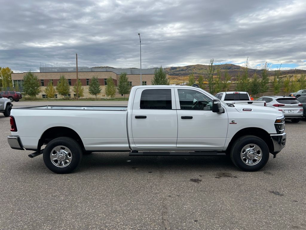 2026 RAM 3500 Tradesman - Photo 9
