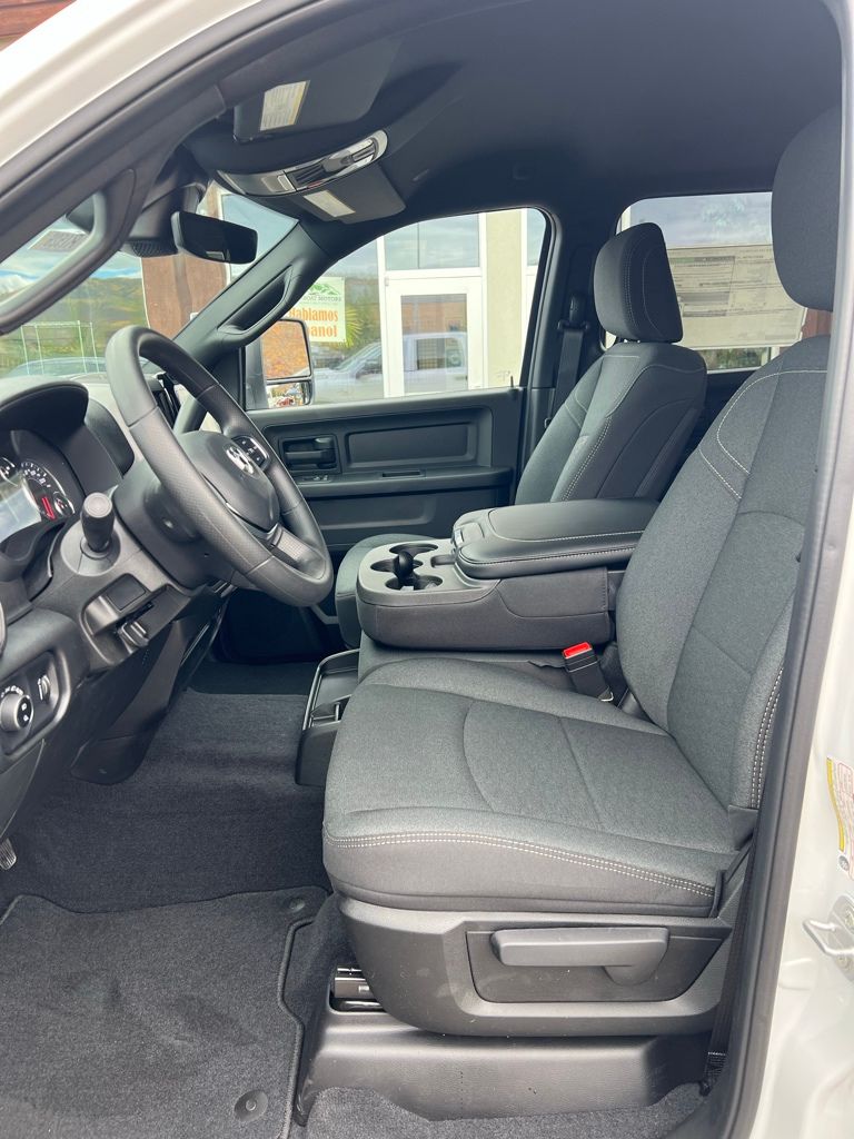 2026 RAM 3500 Tradesman - Photo 13