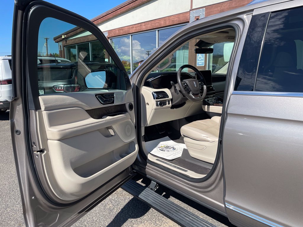 2020 Lincoln Navigator Reserve L - Photo 11