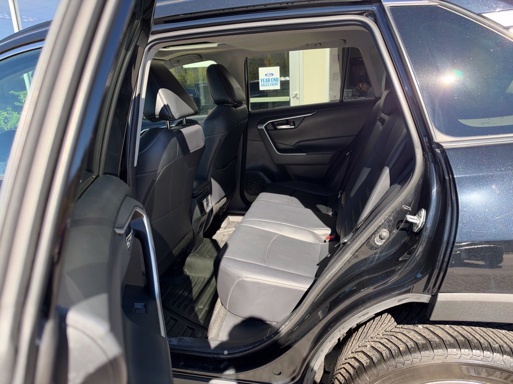 2019 Toyota RAV4 XLE Premium - Photo 15