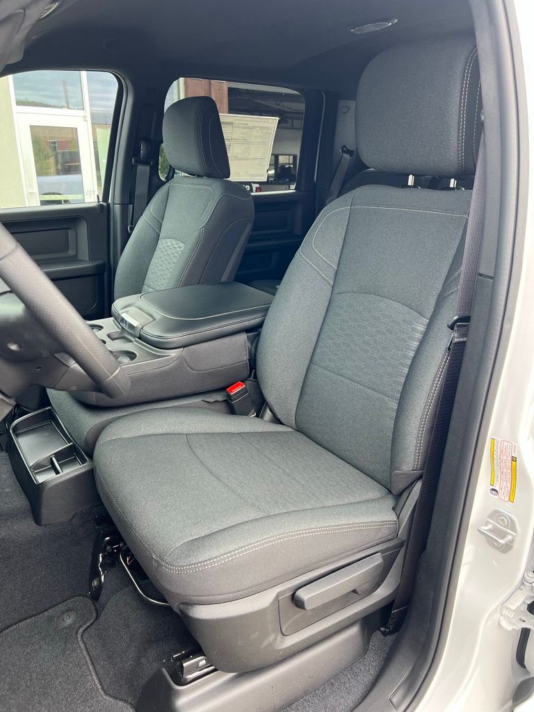 2026 RAM 3500 Tradesman - Photo 14