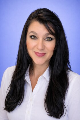 Staff member Elizabeth Savage from ID_59f90b