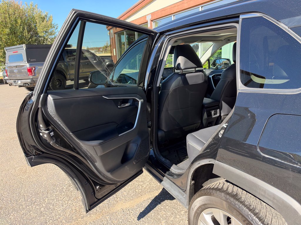 2019 Toyota RAV4 XLE Premium - Photo 14