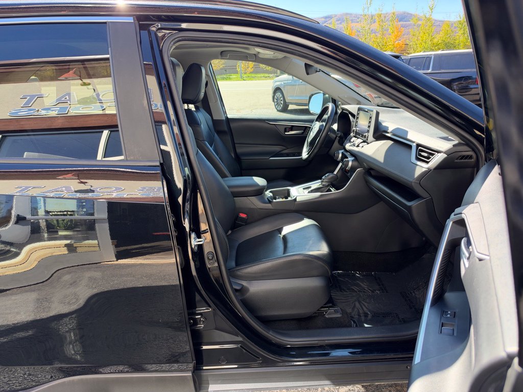 2019 Toyota RAV4 XLE Premium - Photo 21