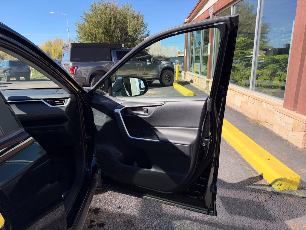 2019 Toyota RAV4 XLE Premium - Photo 22