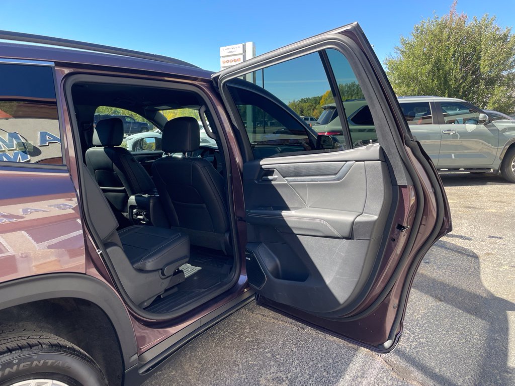 2025 GMC Acadia Elevation - Photo 18