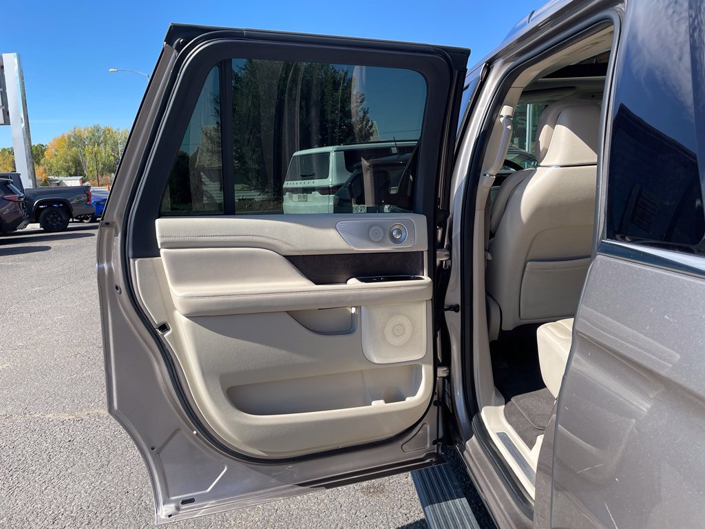 2020 Lincoln Navigator Reserve L - Photo 16