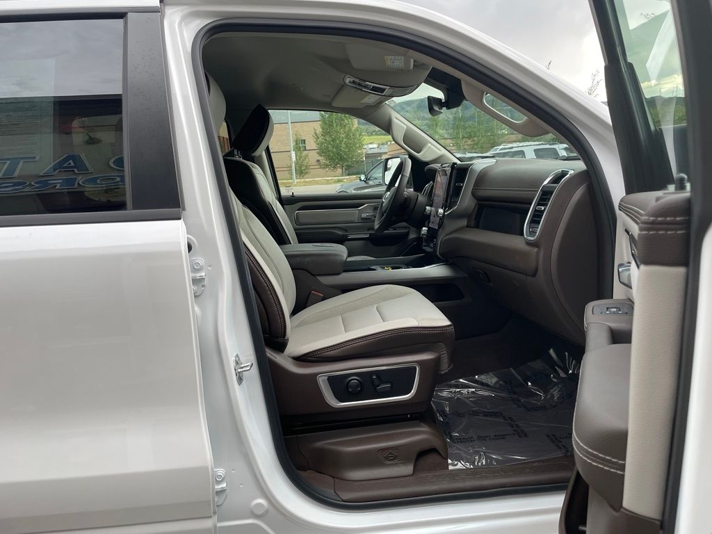 2025 RAM Ram 1500 Pickup Laramie - Photo 22