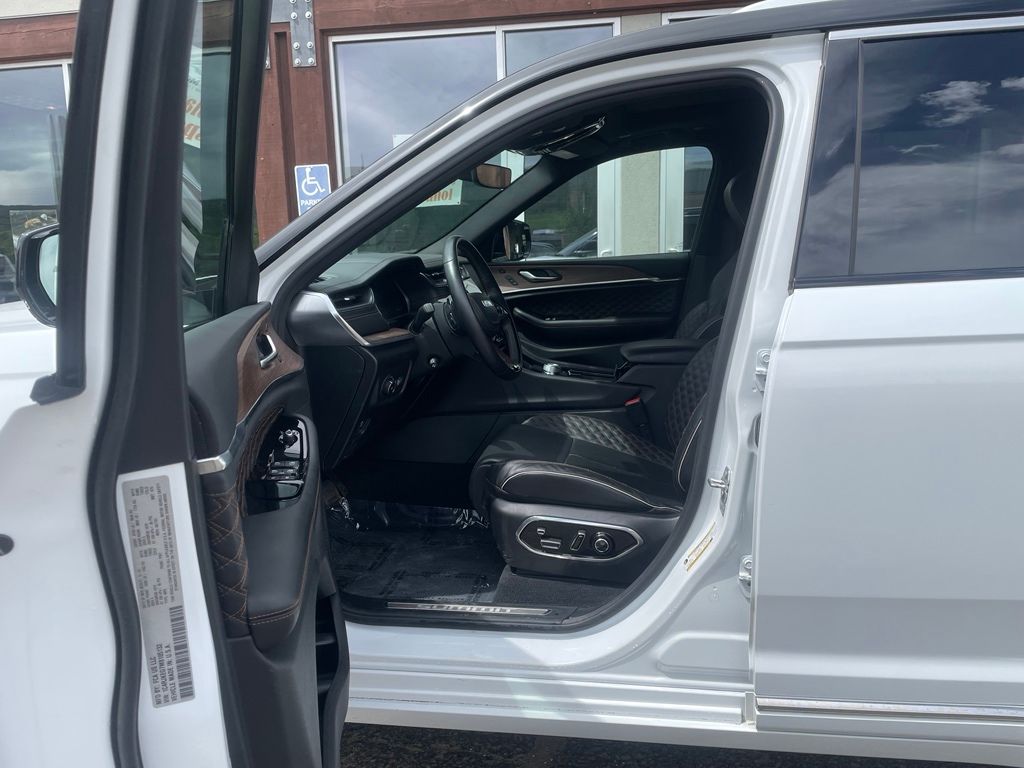 2021 Jeep Grand Cherokee L Summit - Photo 13