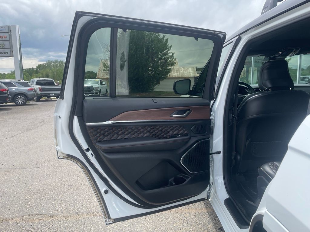 2021 Jeep Grand Cherokee L Summit - Photo 17