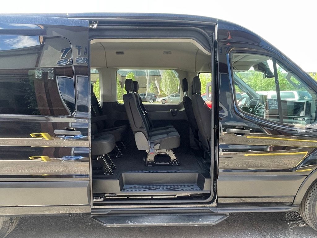 2020 Ford Transit Passenger Van XLT - Photo 19