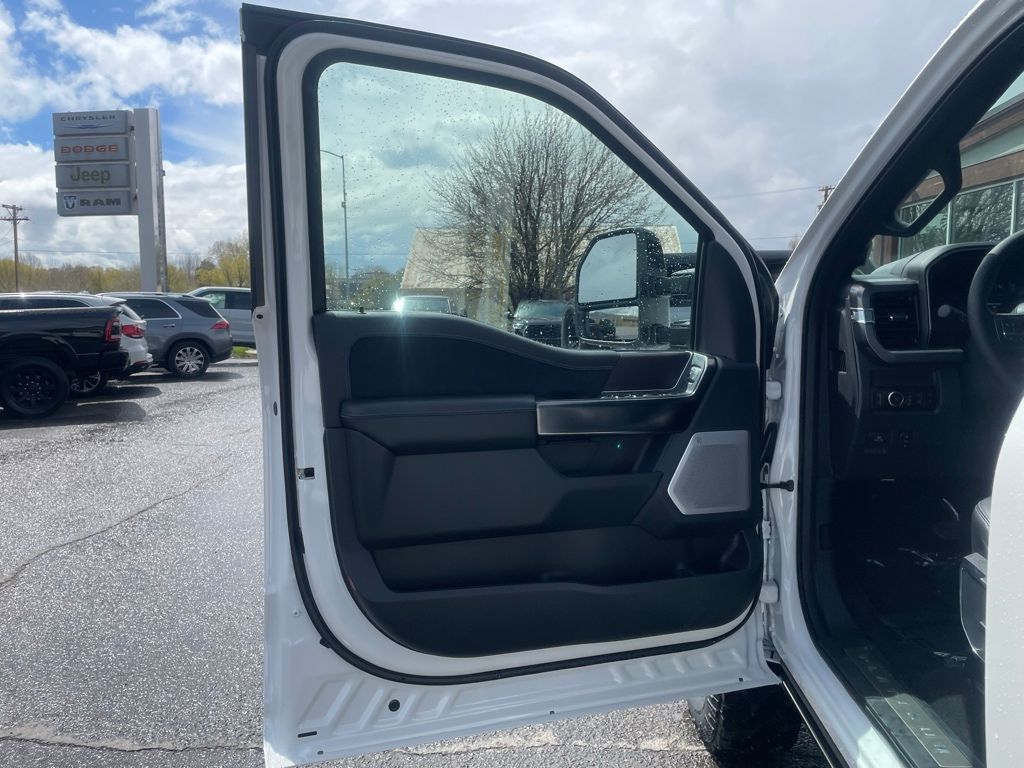 2026 Ford F-250 Super Duty Platinum - Photo 17