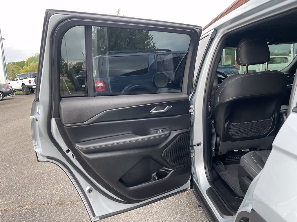 2025 Jeep Grand Cherokee L Laredo - Photo 15