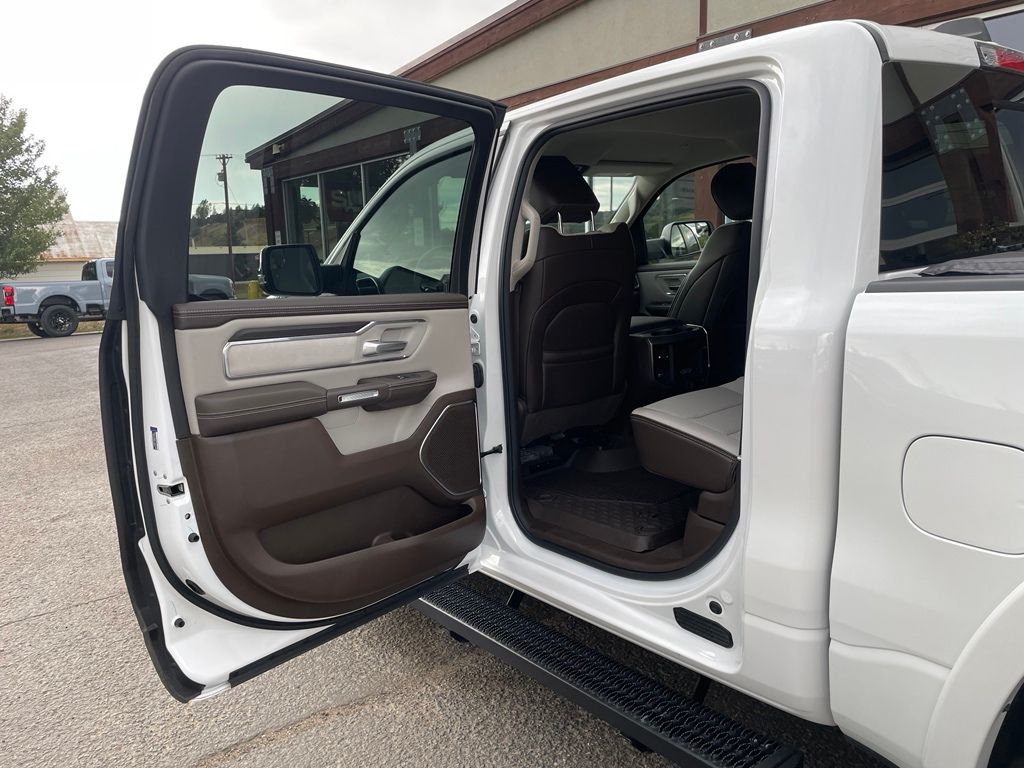 2025 RAM Ram 1500 Pickup Laramie - Photo 15
