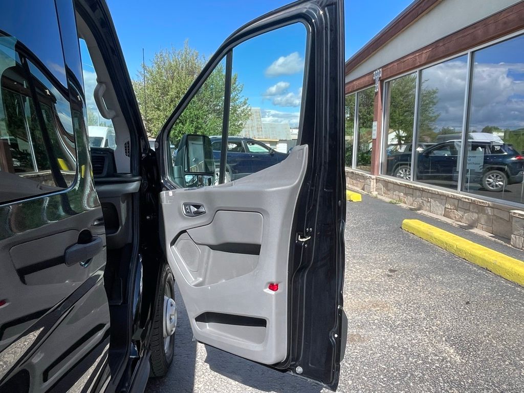 2020 Ford Transit Passenger Van XLT - Photo 18