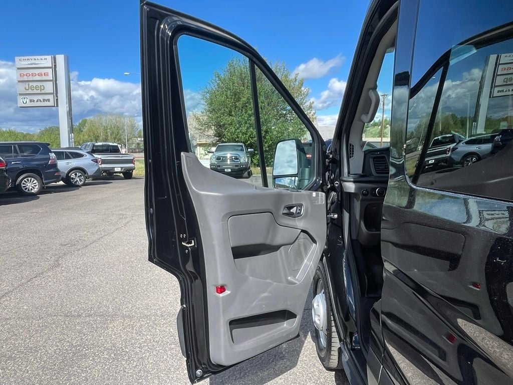 2020 Ford Transit Passenger Van XLT - Photo 15