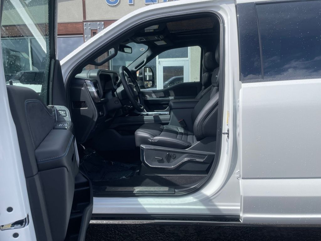 2026 Ford F-250 Super Duty Platinum - Photo 16