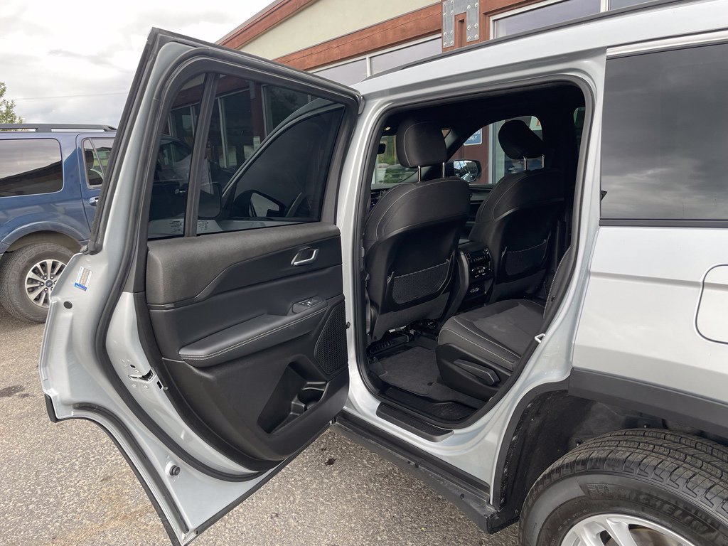 2025 Jeep Grand Cherokee L Laredo - Photo 13