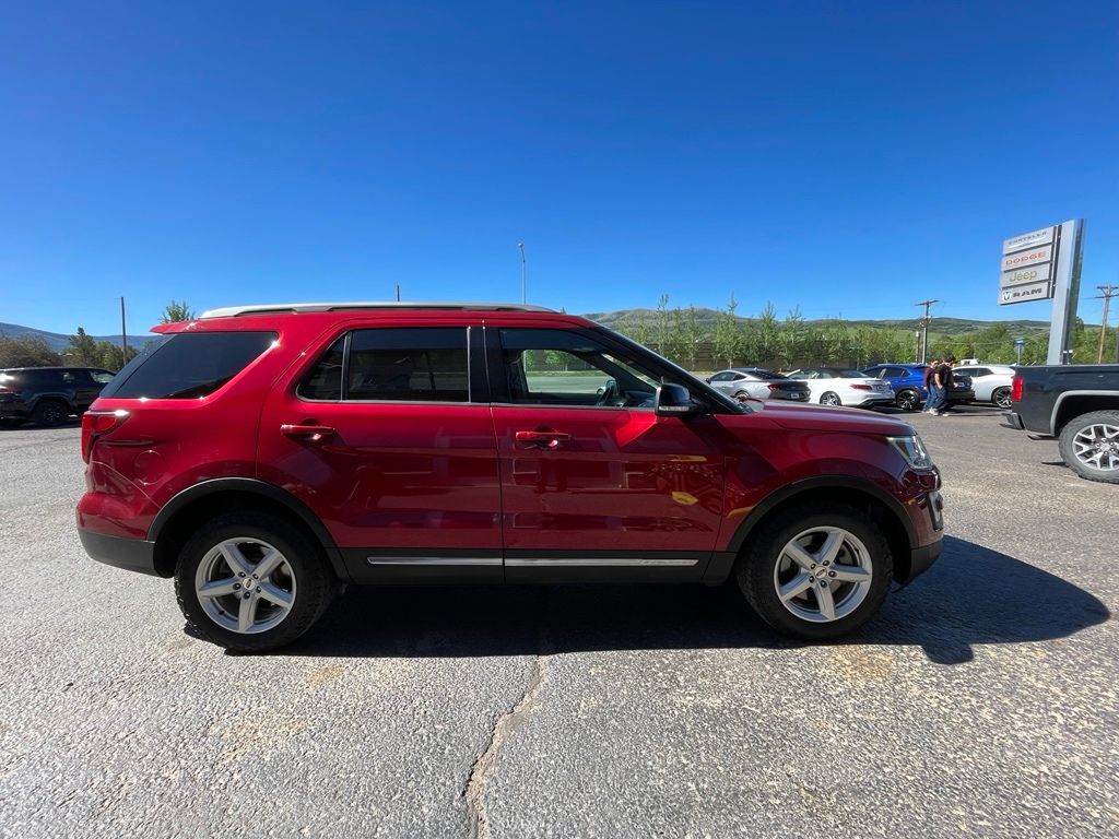 2017 Ford Explorer XLT - Photo 9