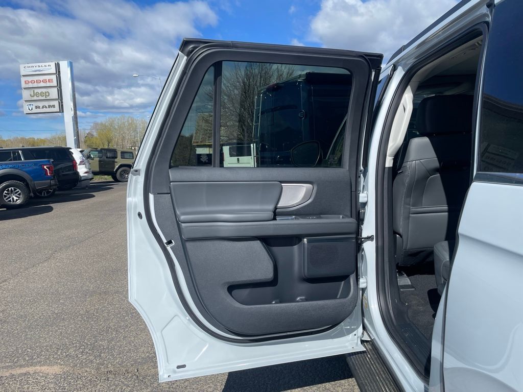 2026 Ford Expedition MAX Active - Photo 17