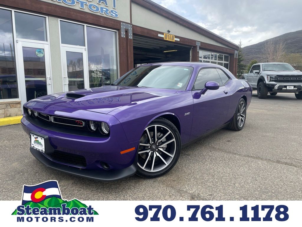 2023 Dodge Challenger R/T's photo