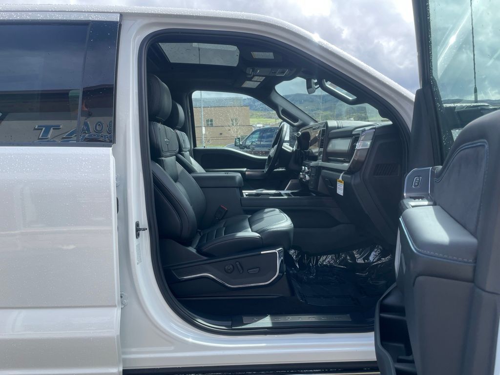 2026 Ford F-250 Super Duty Platinum - Photo 25