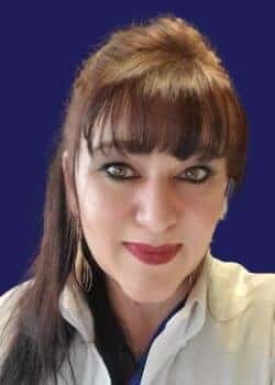 Staff member Elizabeth Savage from ID_cb3665