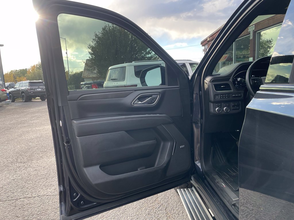 2023 GMC Yukon AT4 - Photo 14