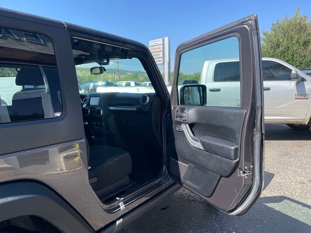2016 Jeep Wrangler Rubicon - Photo 18