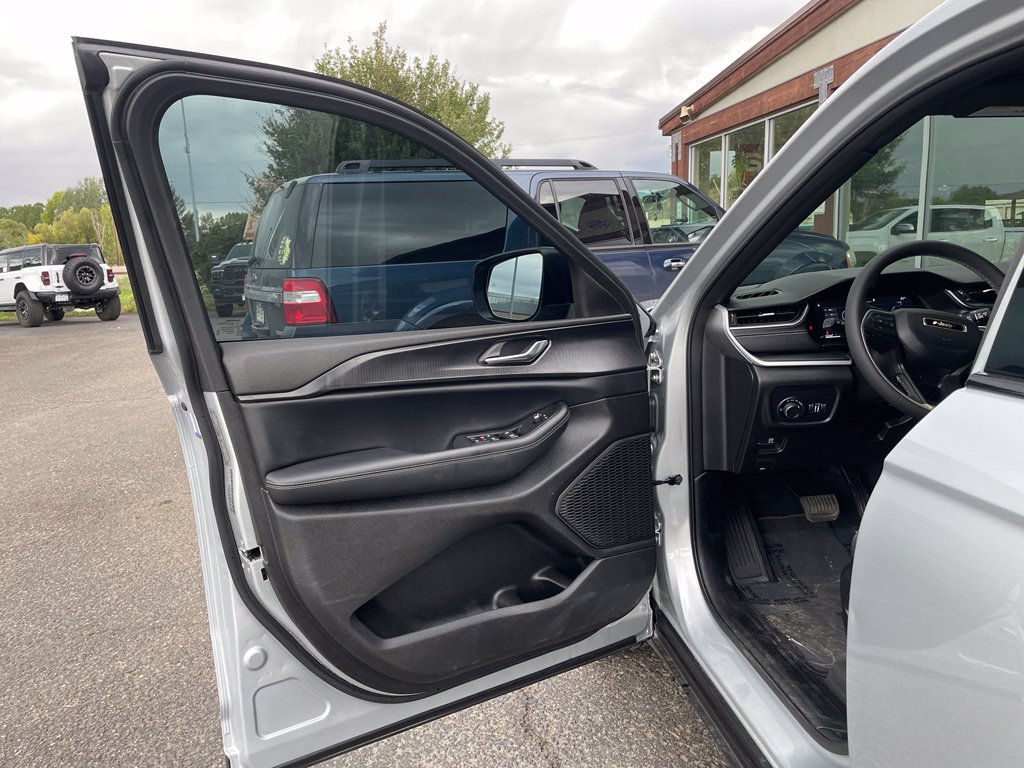 2025 Jeep Grand Cherokee L Laredo - Photo 12
