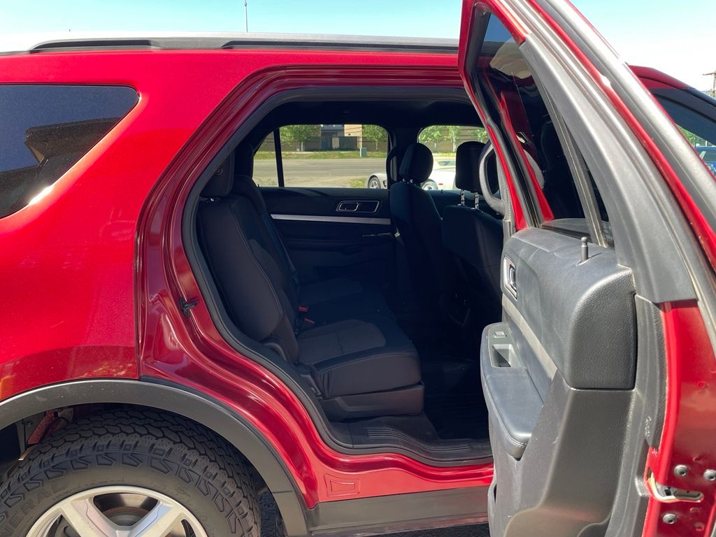 2017 Ford Explorer XLT - Photo 18