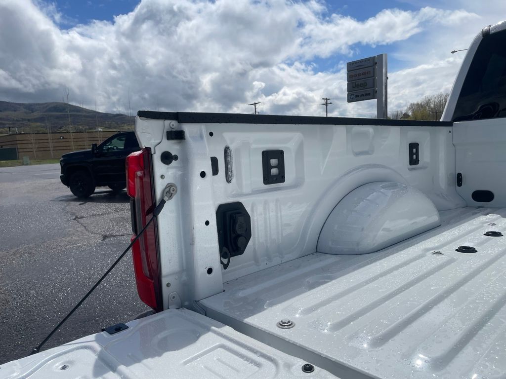 2026 Ford F-250 Super Duty Platinum - Photo 9