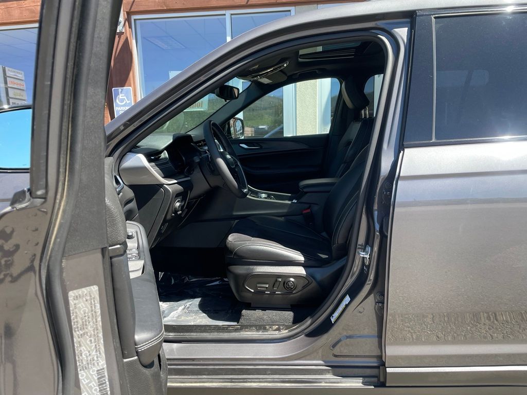 2023 Jeep Grand Cherokee L Altitude - Photo 13