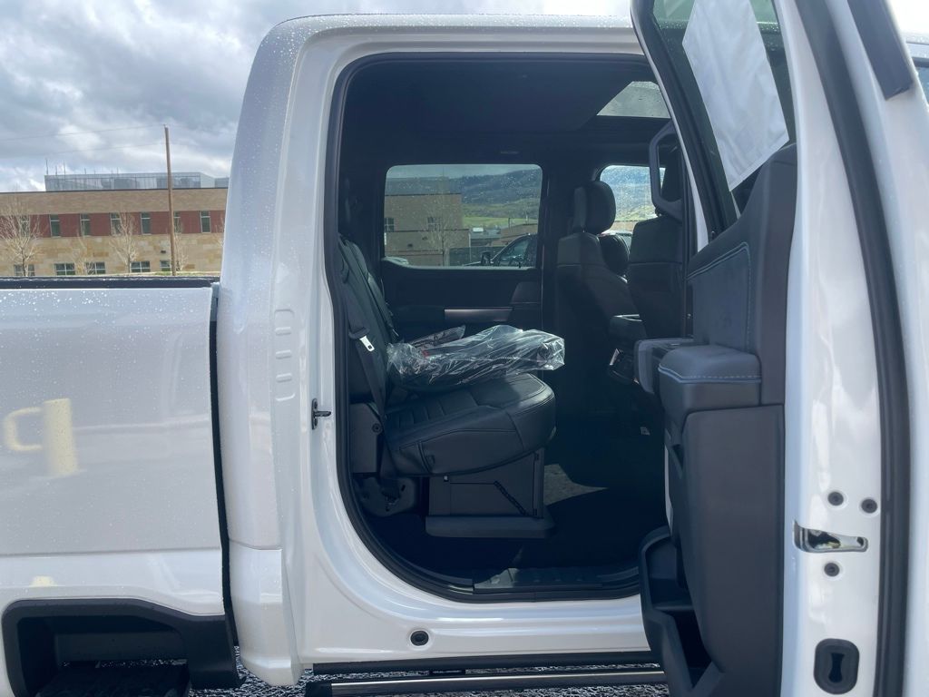 2026 Ford F-250 Super Duty Platinum - Photo 22