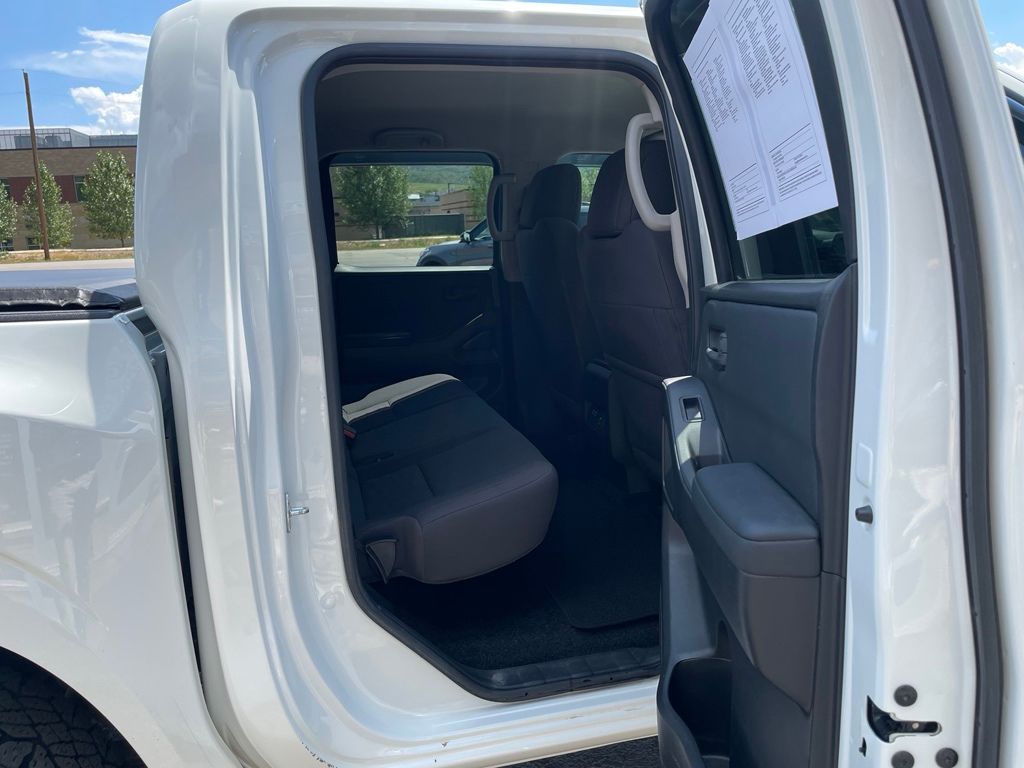 2024 Nissan Frontier S - Photo 19