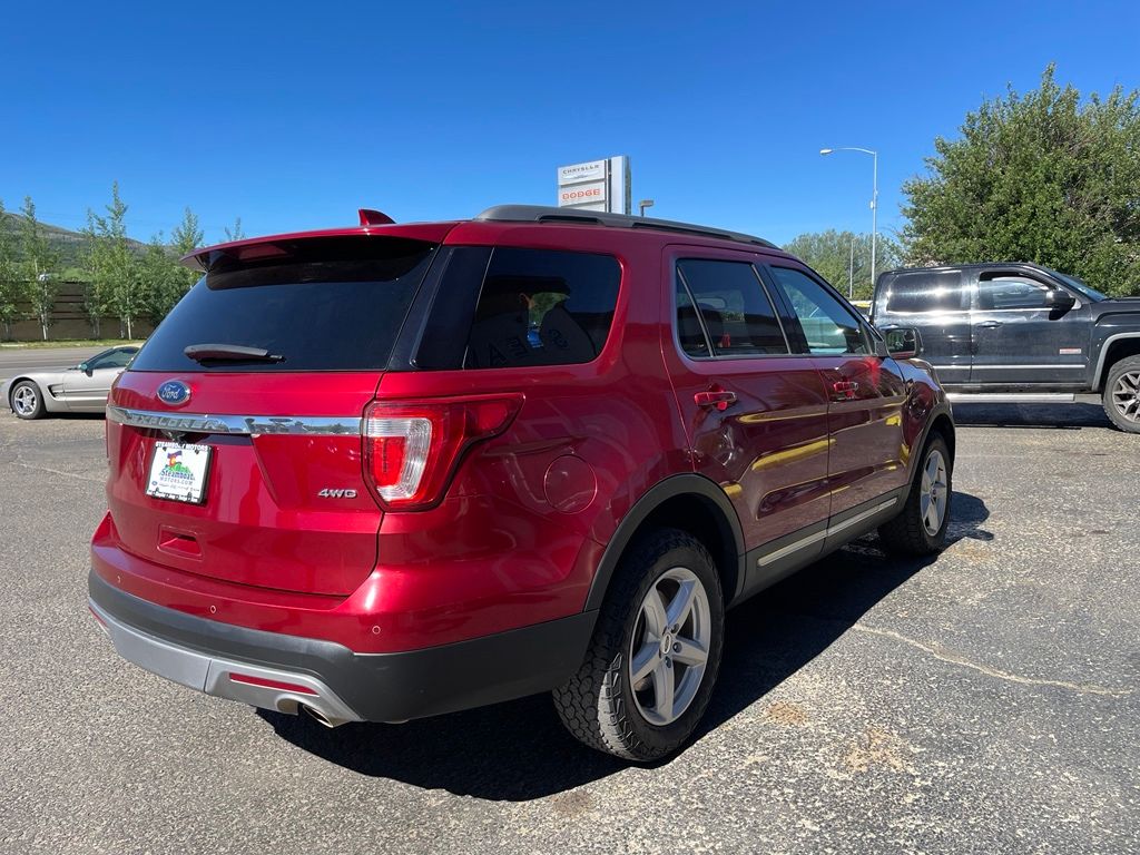 2017 Ford Explorer XLT - Photo 8