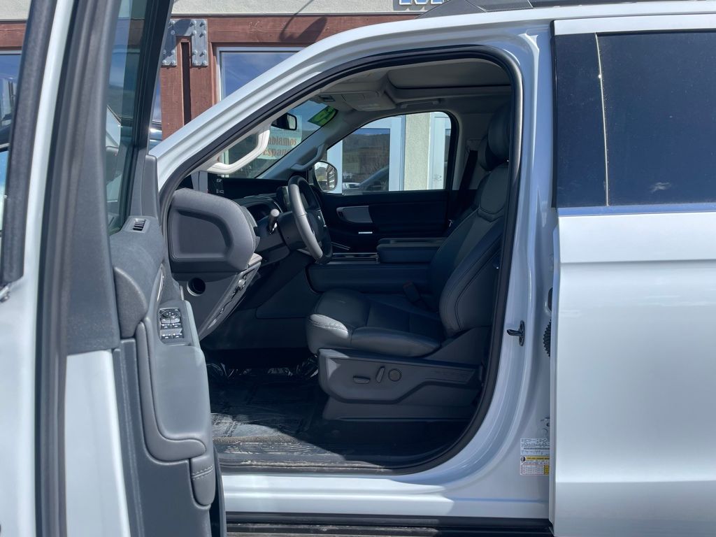2026 Ford Expedition MAX Active - Photo 13
