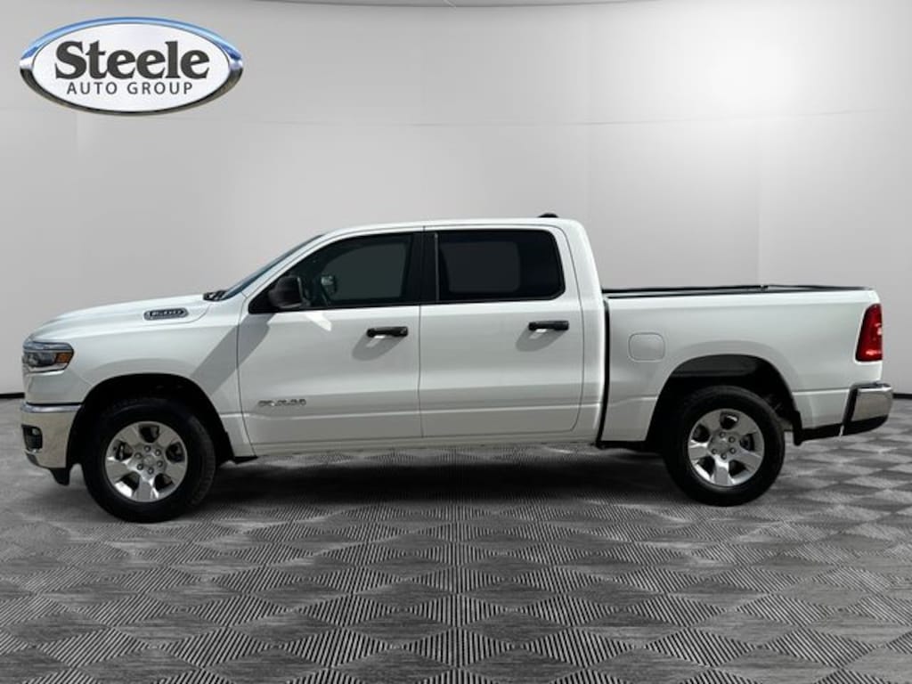 New 2026 Ram 1500 BIG HORN CREW CAB 4X2 5'7 BOX Pickup