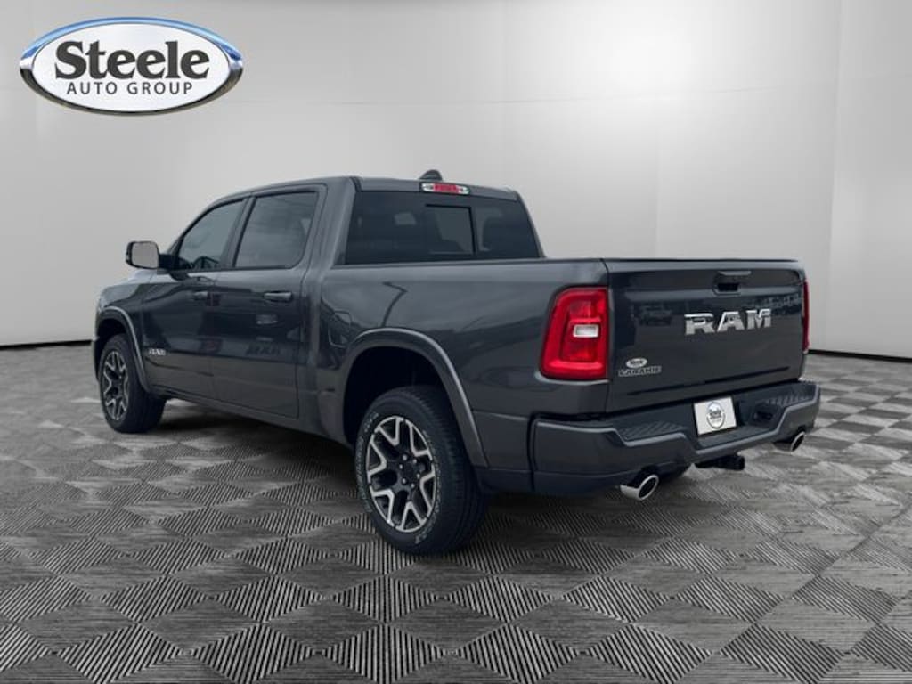 New 2026 Ram 1500 LARAMIE CREW CAB 4X2 5'7 BOX Pickup