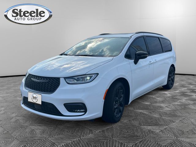 2026 Chrysler Pacifica Passenger Van 