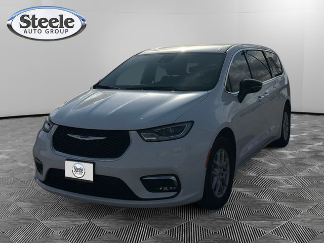 2025 Chrysler Pacifica Passenger Van 