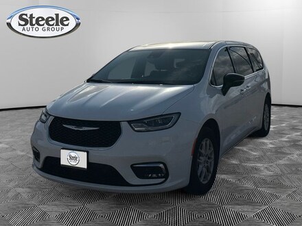 2025 Chrysler Pacifica SELECT Passenger Van