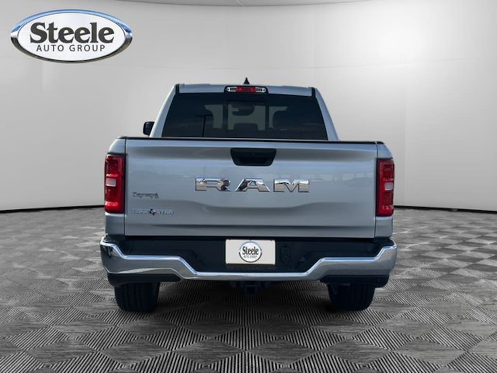 New 2026 Ram 1500 LONE STAR CREW CAB 4X2 5'7 BOX Pickup