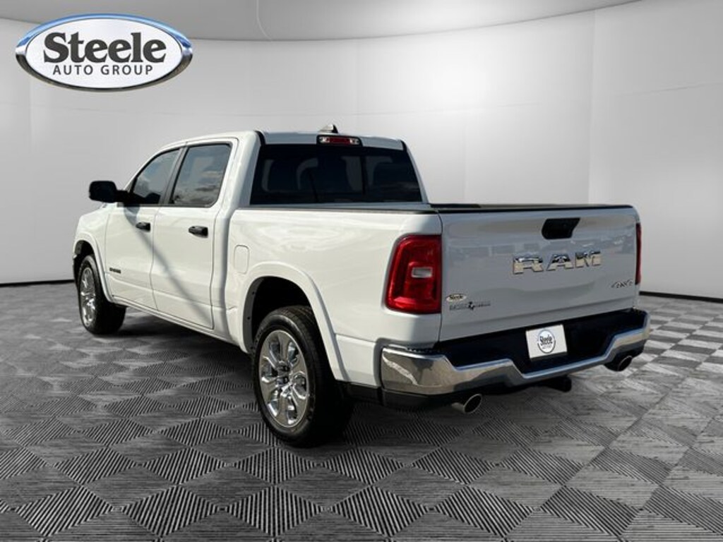 New 2026 Ram 1500 LONE STAR CREW CAB 4X4 5'7 BOX Pickup
