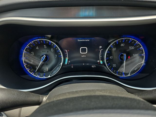 2025 Chrysler Voyager LX - Photo 27
