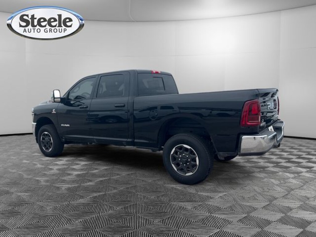 New 2025 Ram 2500 LARAMIE CREW CAB 4X4 6'4 BOX Pickup