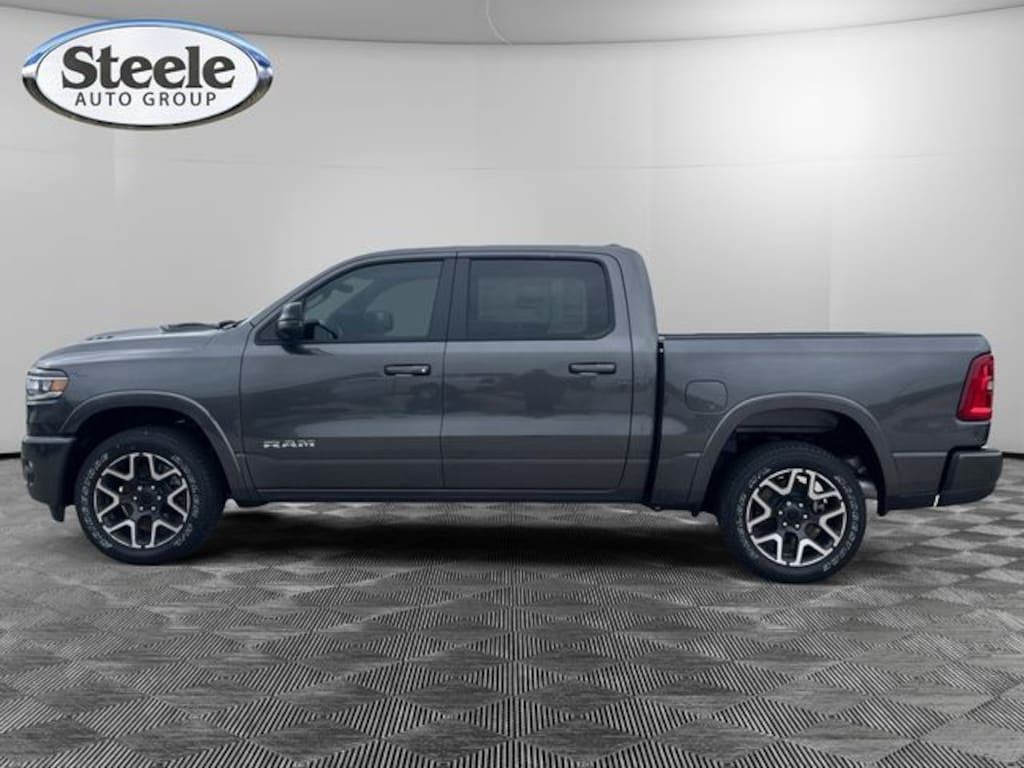 New 2026 Ram 1500 LARAMIE CREW CAB 4X2 5'7 BOX Pickup
