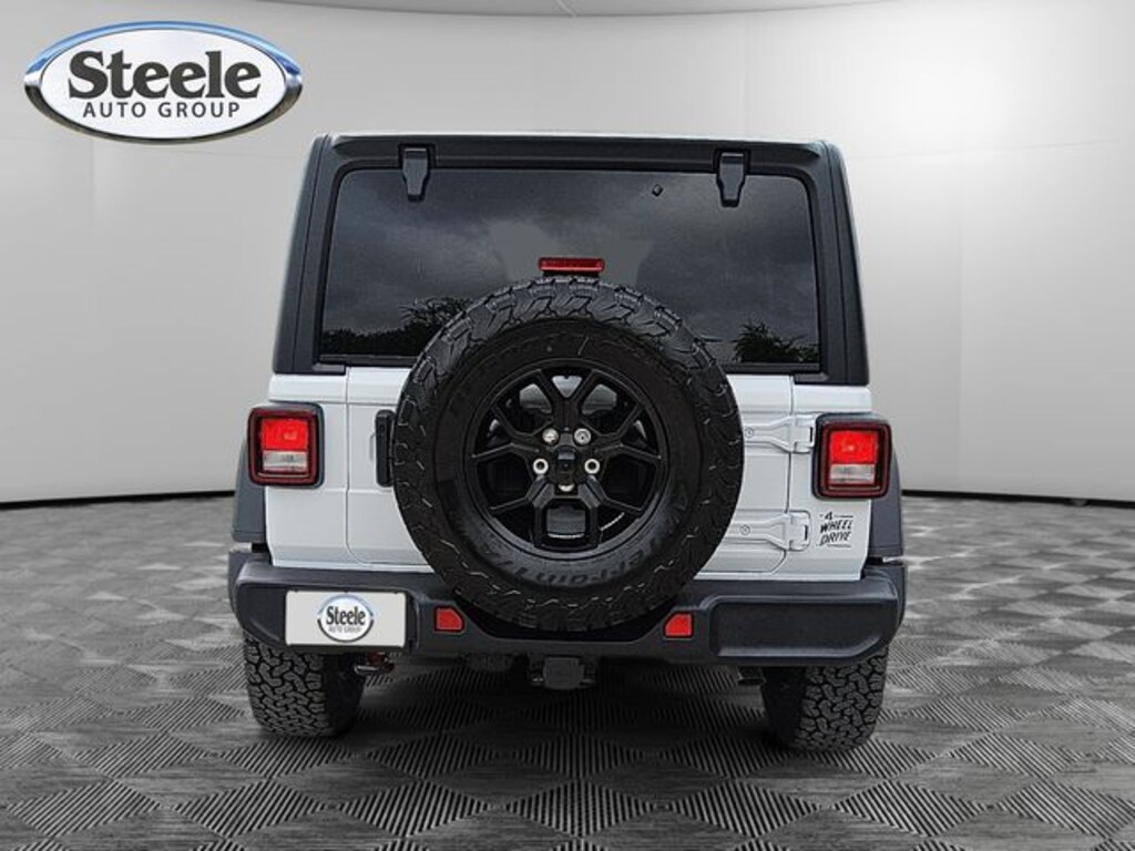 New 2026 Jeep Wrangler 4-DOOR WILLYS Sport Utility