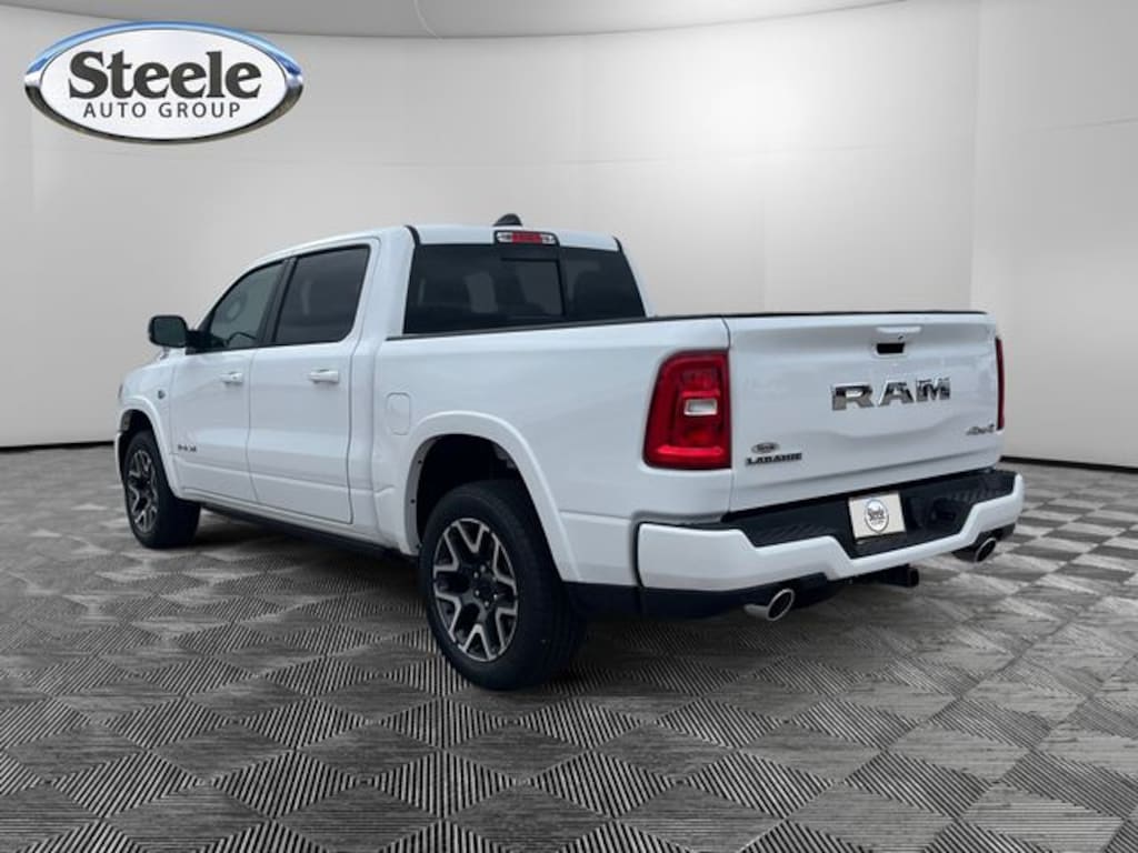 New 2026 Ram 1500 LARAMIE CREW CAB 4X4 5'7 BOX Pickup
